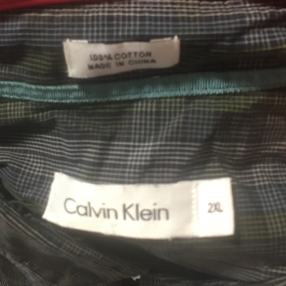 Calvin Klein long-sleeved button up - Picture 4 of 5